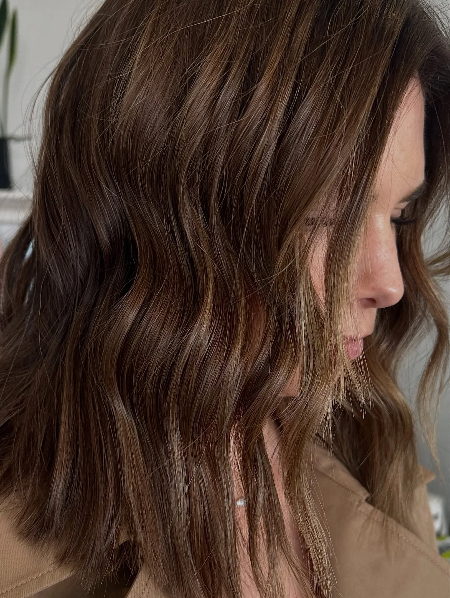 🤎Lived-in texture + warm dimension ☀️ = the perfect fall brunette 🍂 

Hair by 𝙇𝙮𝙣𝙙𝙨𝙖𝙮