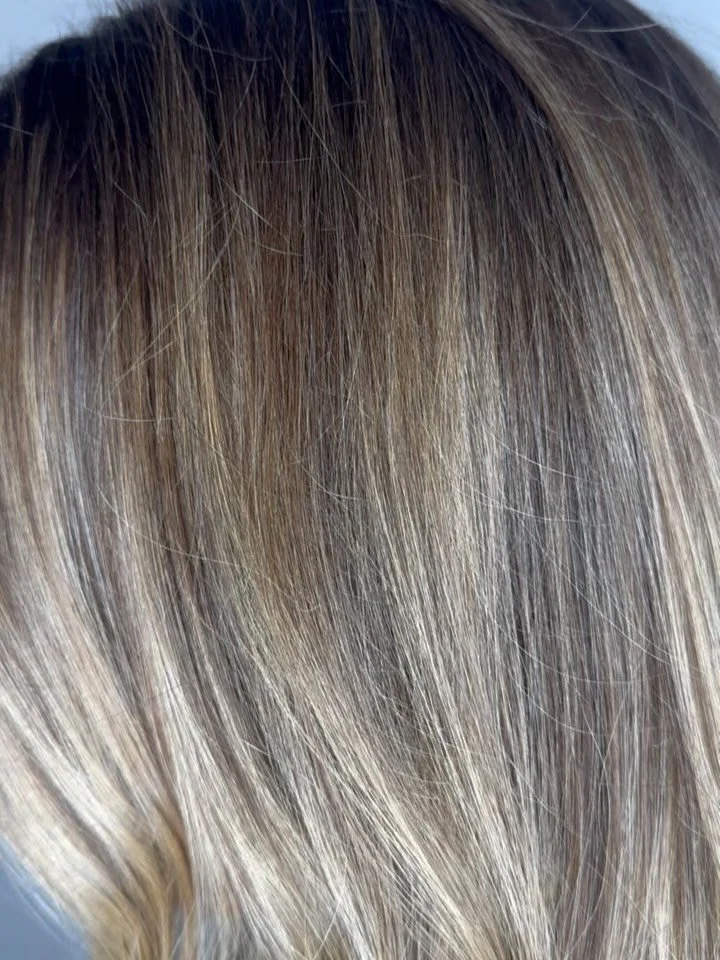 🥀Moody, balanced tone. Seamless blend. Barely there texture. Easy wear✨

ᴄᴏʟᴏʀ ʙʏ 𝗖𝗮𝗿𝗼𝗹𝗶𝗻𝗲