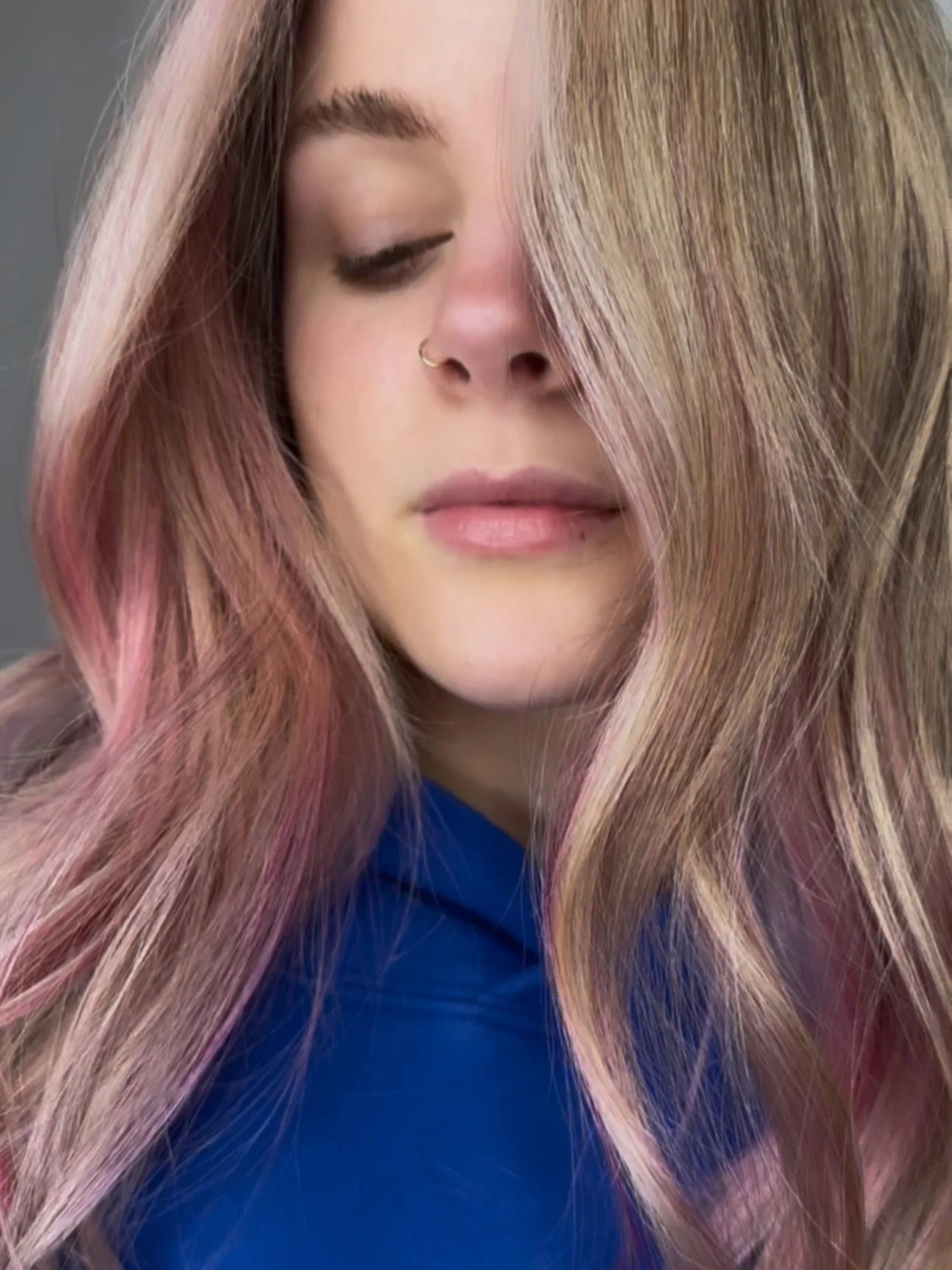 🍬 Soft blonde + subtle pink 🎀

Hair by 𝗖𝗮𝗿𝗼𝗹𝗶𝗻𝗲