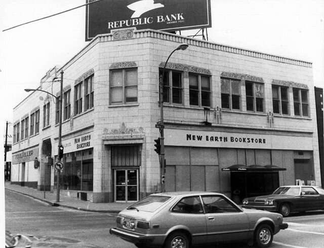 The New Earth Bookstore building still stands at the corner of 39th and Main. Write up copied from Feminist Revolution in Literacy: Women&rsquo;s Bookstores in the United States by Junko Onosaka. #feministhistory Though we don't have as much info as 