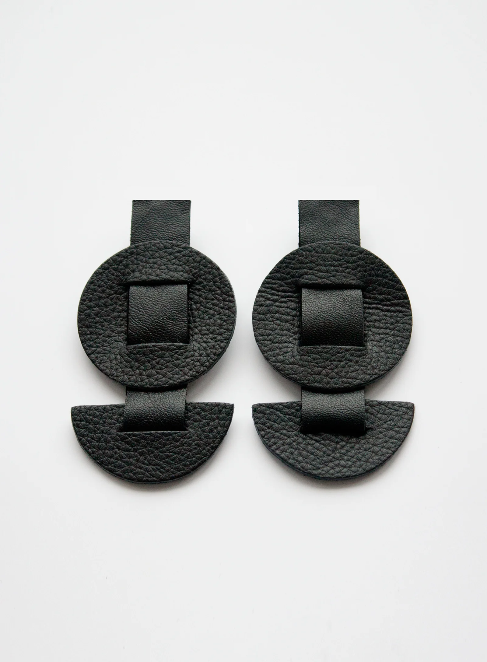 Louve_Montreal_leather_earrings_EDIE_web.jpg