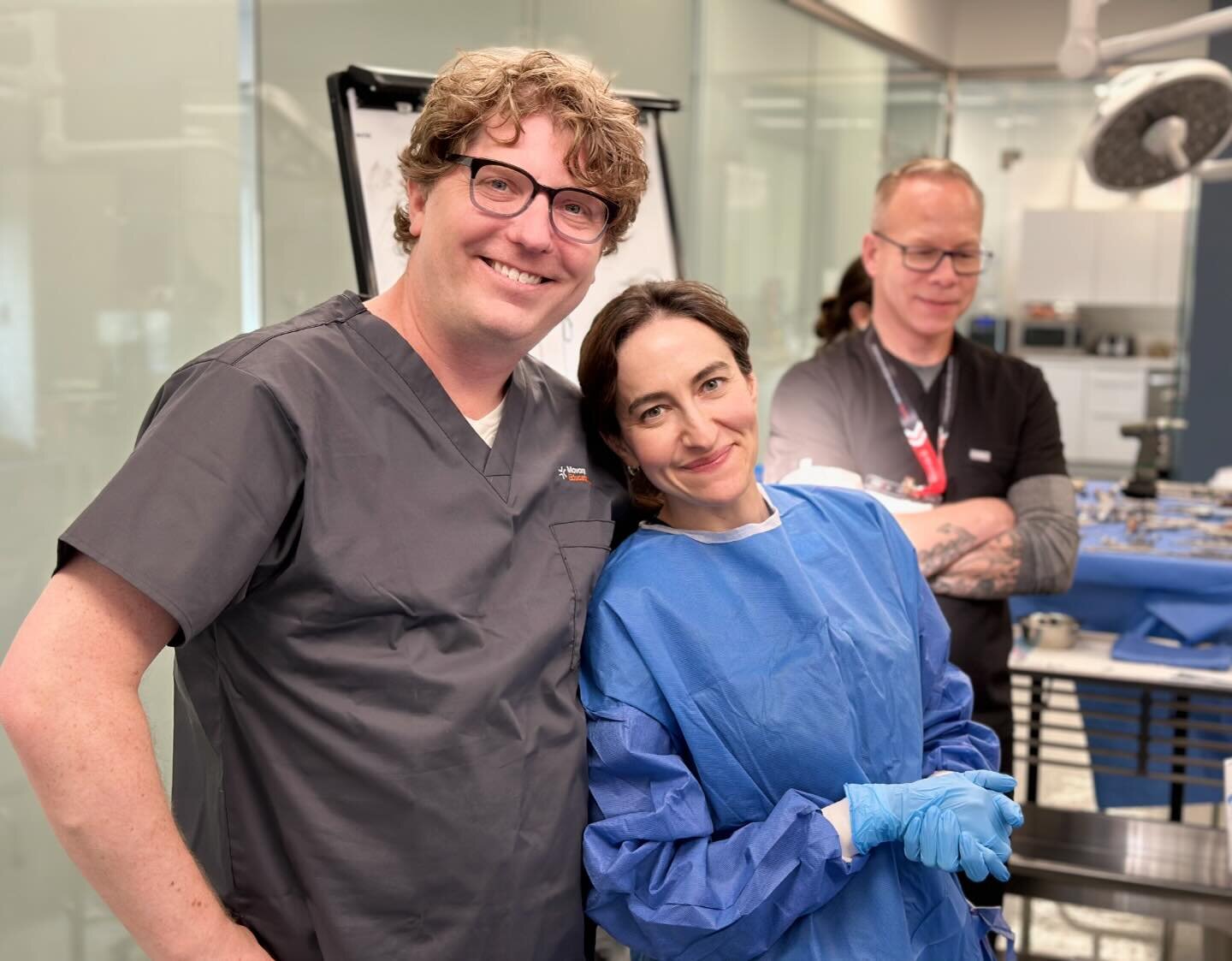 Last weekend, Dr. Kahn teamed up with our friend Dr. Philippa Pavia (a fellow @amcny alum &amp; surgeon!) to teach an introductory course on the Principles of Fracture Repair.

14 specialist &amp; general practitioners from across the country partici