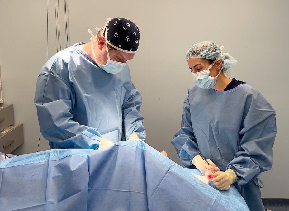 Dr. Kahn &amp; Dr. Philippa Pavia taught a Fracture Repair class together last weekend, yet they&rsquo;re always eager to learn new things!

Dr. Pavia has performed a bazillion TPLOs in a referral hospital setting and was curious about how Anchor doe