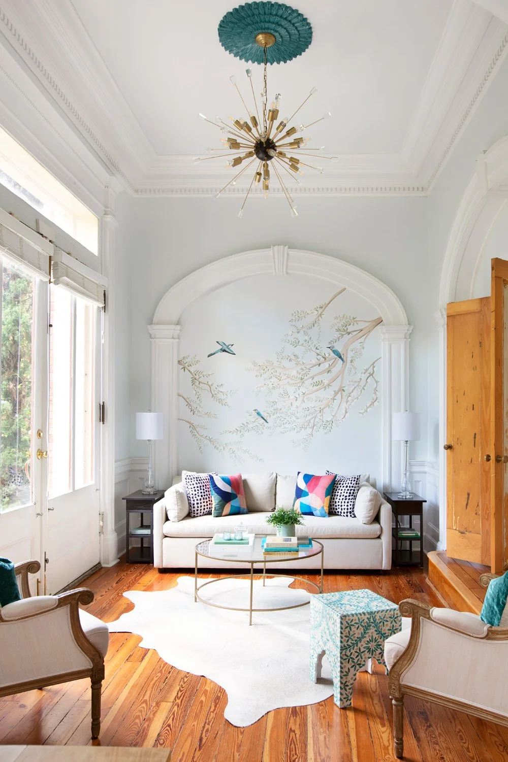 meeting-street-airbnb-living.jpg