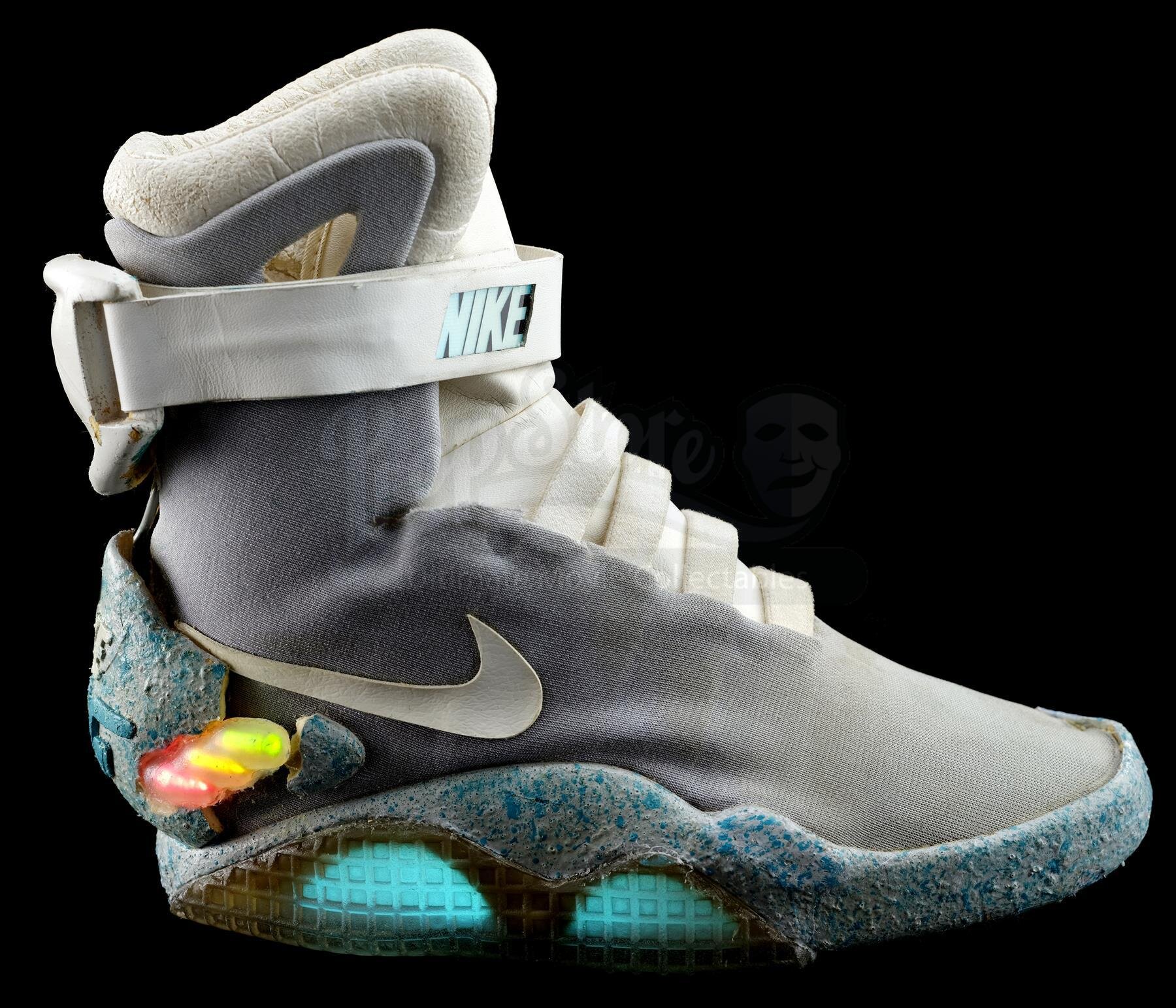 verkiezing Tahiti privaat Marty McFly's Light-Up 2015 Nike MAGs — The Collector's Catalog