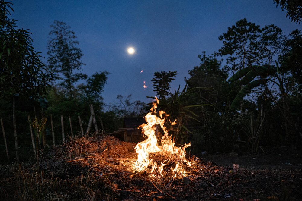  ‘Anituhan’ is a kind of community healing ritual that is often performed by the healer along with family and relatives during a full moon. In Aeta culture, the ‘anito’ represents environmental spirits residing in the natural world. Aetas believe tha