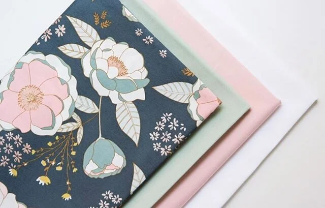 This fabric pull by @charliescornerandco is so dreamy! Is this going to make the sweetest Dana quilt or what?