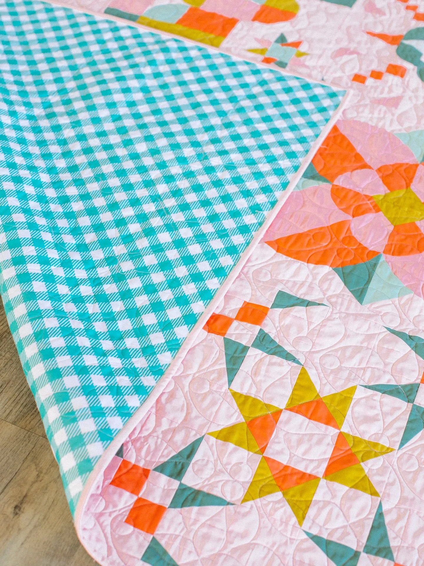 How perfect is this backing for our #solsticesampler2025? I originally bought an entire bolt of this wide back print for a specific project and wound up using something else (ugh!). And so it sat, lonely and unloved, until the fabric for the solstice