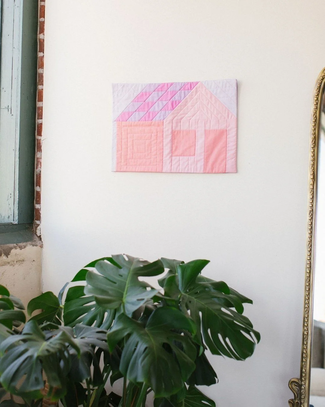 Is this not the cutest little cottage you've ever seen? I want to live inside this cotton candy house!

If you're thinking you must make this cutey, stay tuned - it'll be available the first of March! Design by @mija.handmade 😍❤️