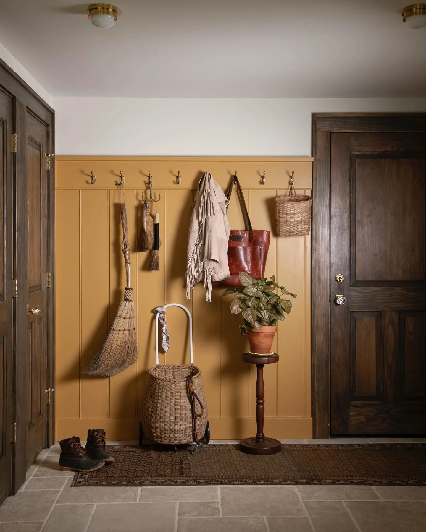 Plenty of storage in this lower level laundry and mud room.

Photography by: 

#mudroomdesign
#laundryroomdesign
#basementdesign
#basementrenovation
#interiordesign
#pittsburghdesign 
#pittsburghinteriordesign 
#babbandmack
#babbandmackdesign 
#babba