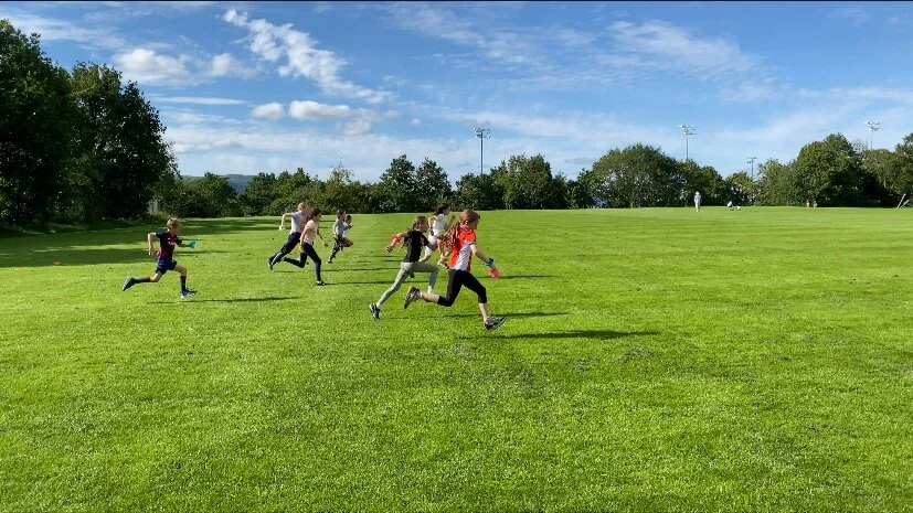 Some of the Thursday group seeing how far they can run in 5 seconds!