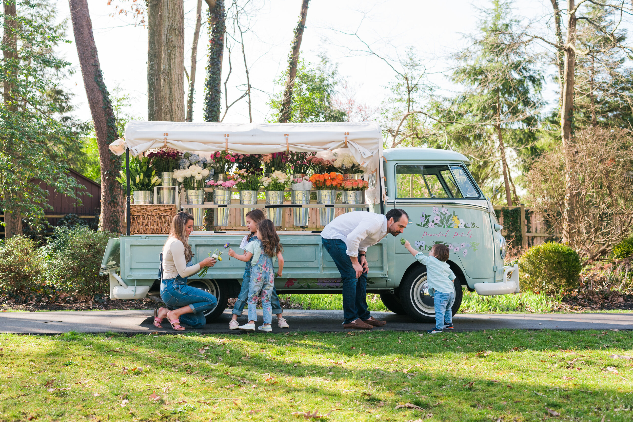 peaceful-petals-flower-truck-maryland-family-session-38.jpg