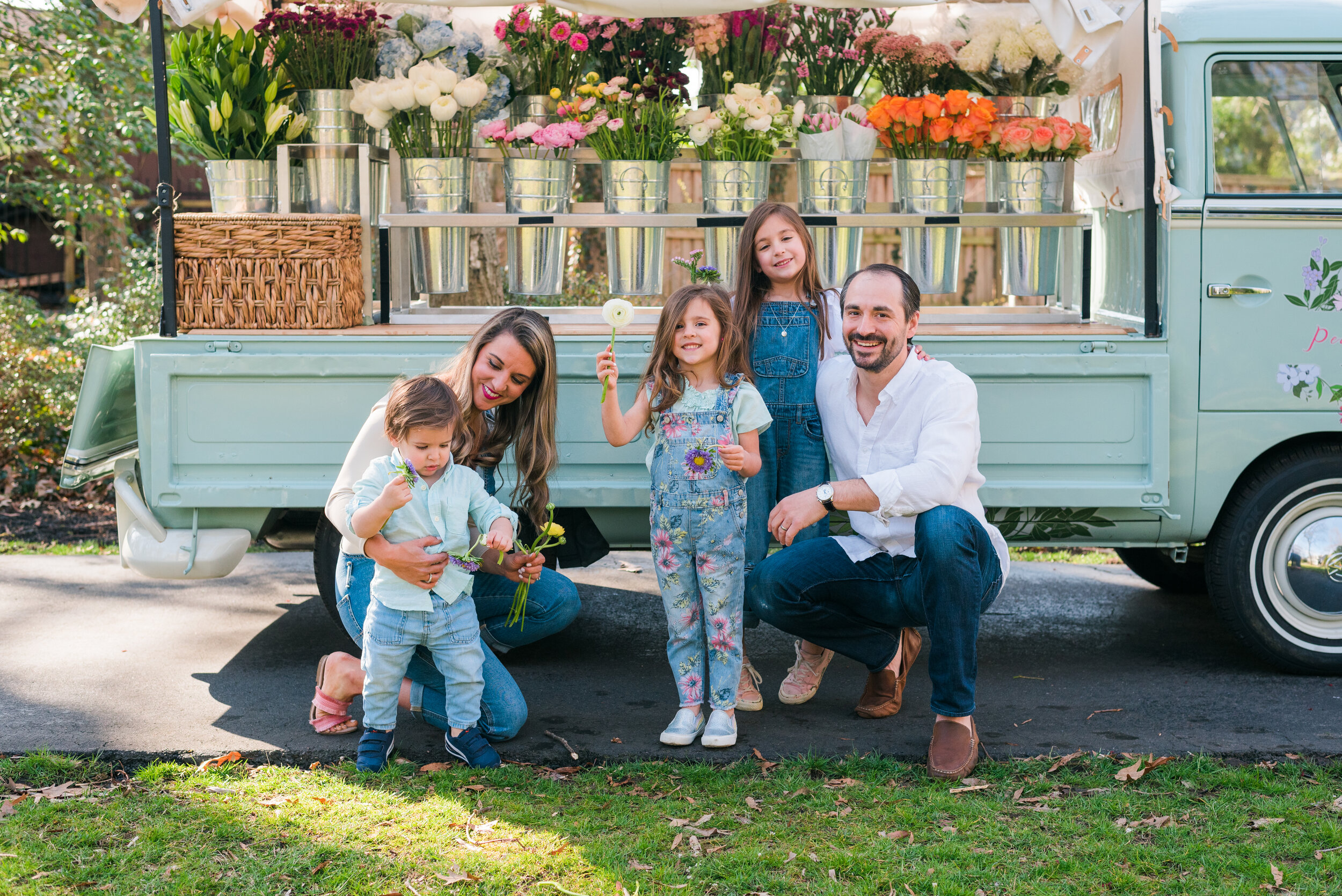 peaceful-petals-flower-truck-maryland-family-session-41.jpg