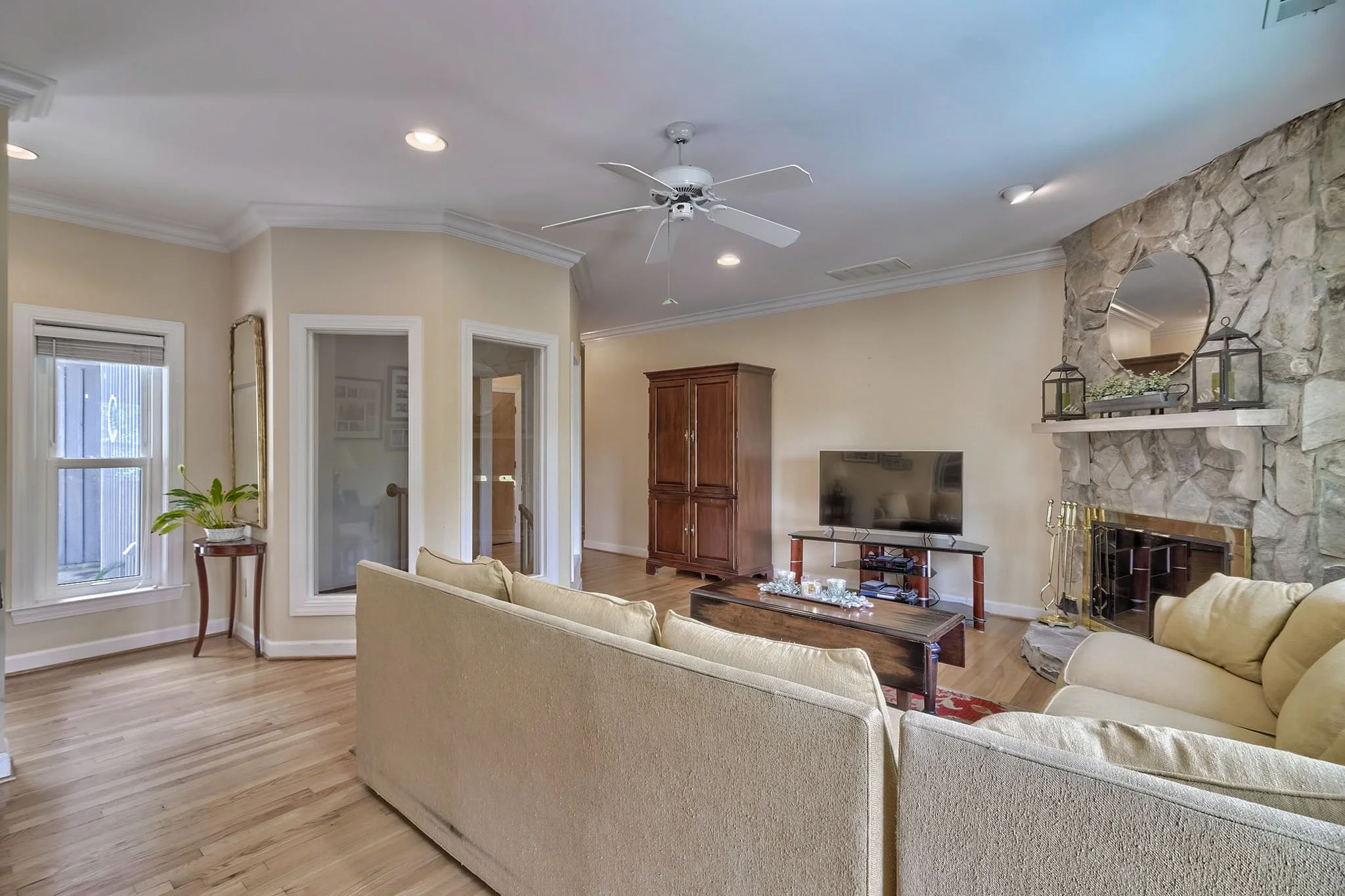 18-227-Holly-Ridge-Lane.jpg