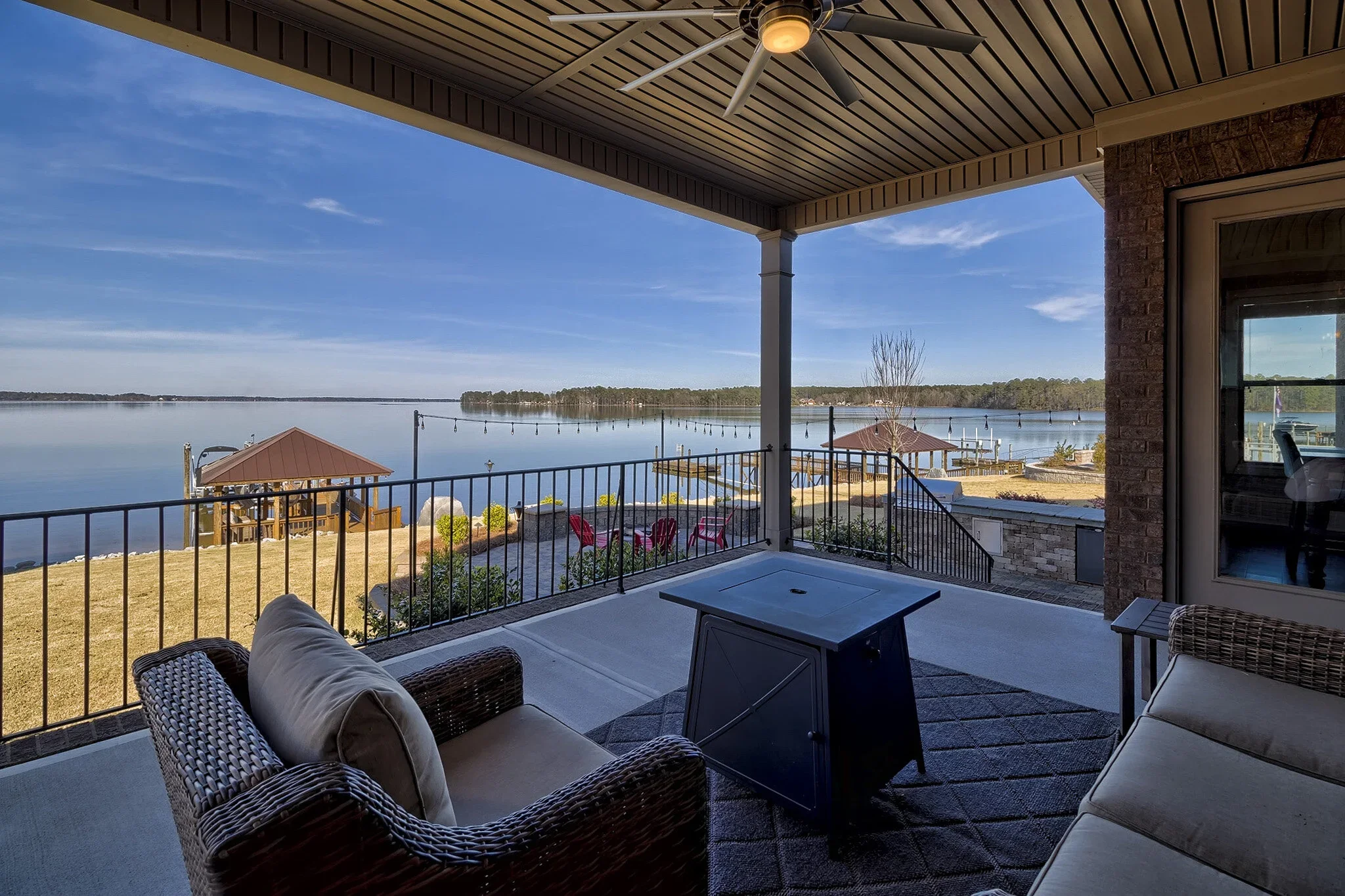 4-Turner's-Point-Neighborhood-Lexington-SC.webp