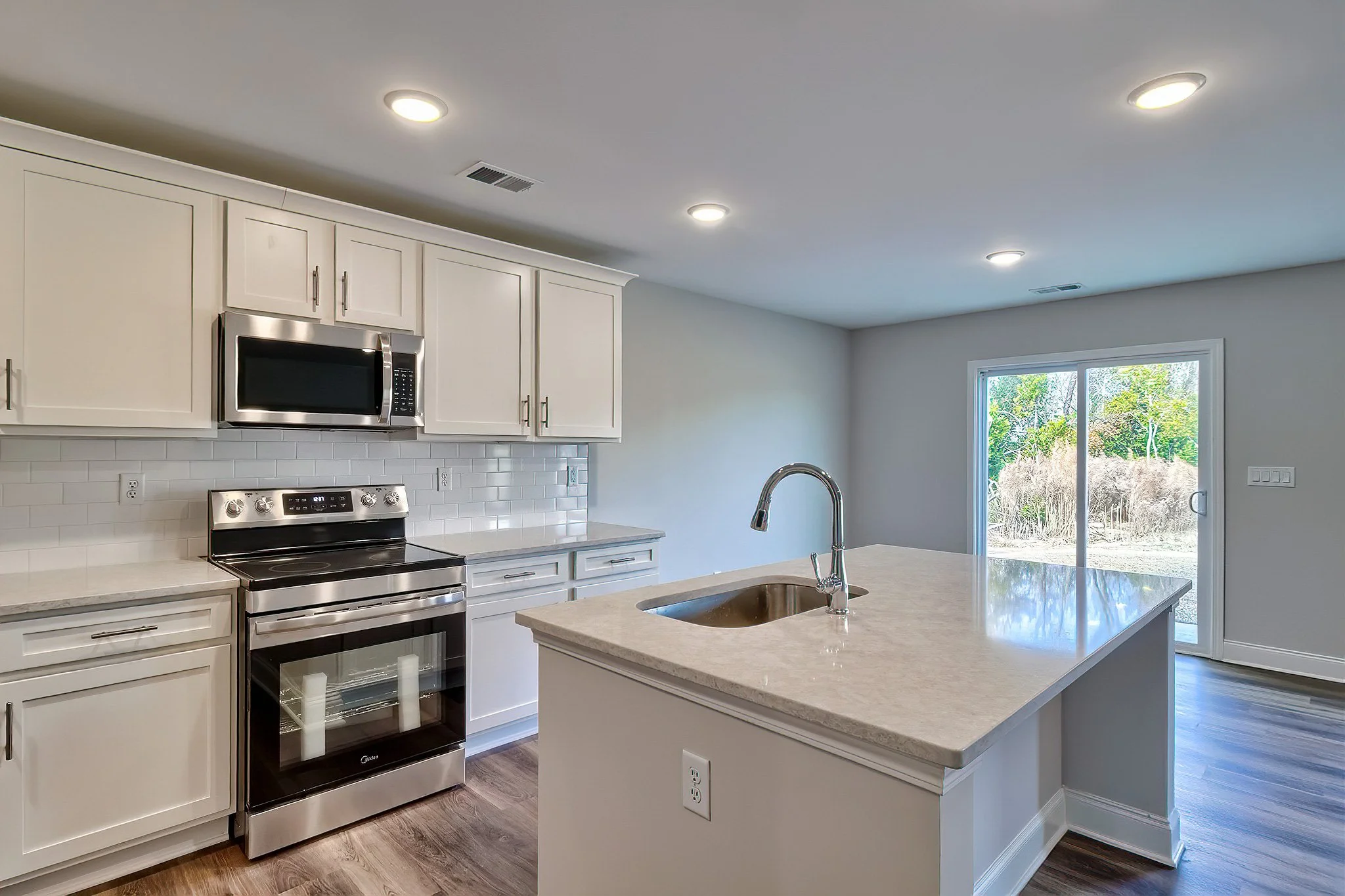 3-Kitchen.jpg