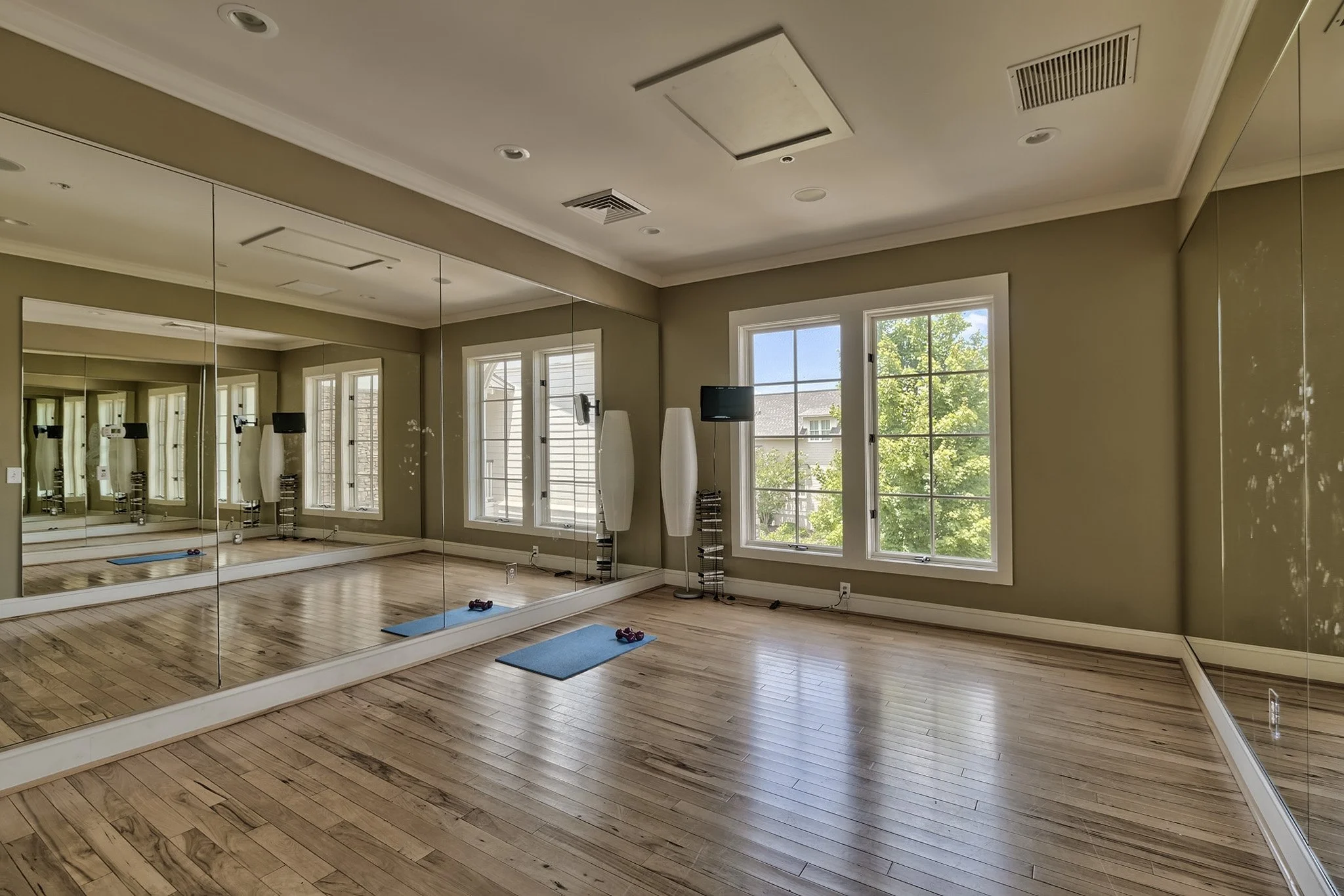 dance studio.jpg