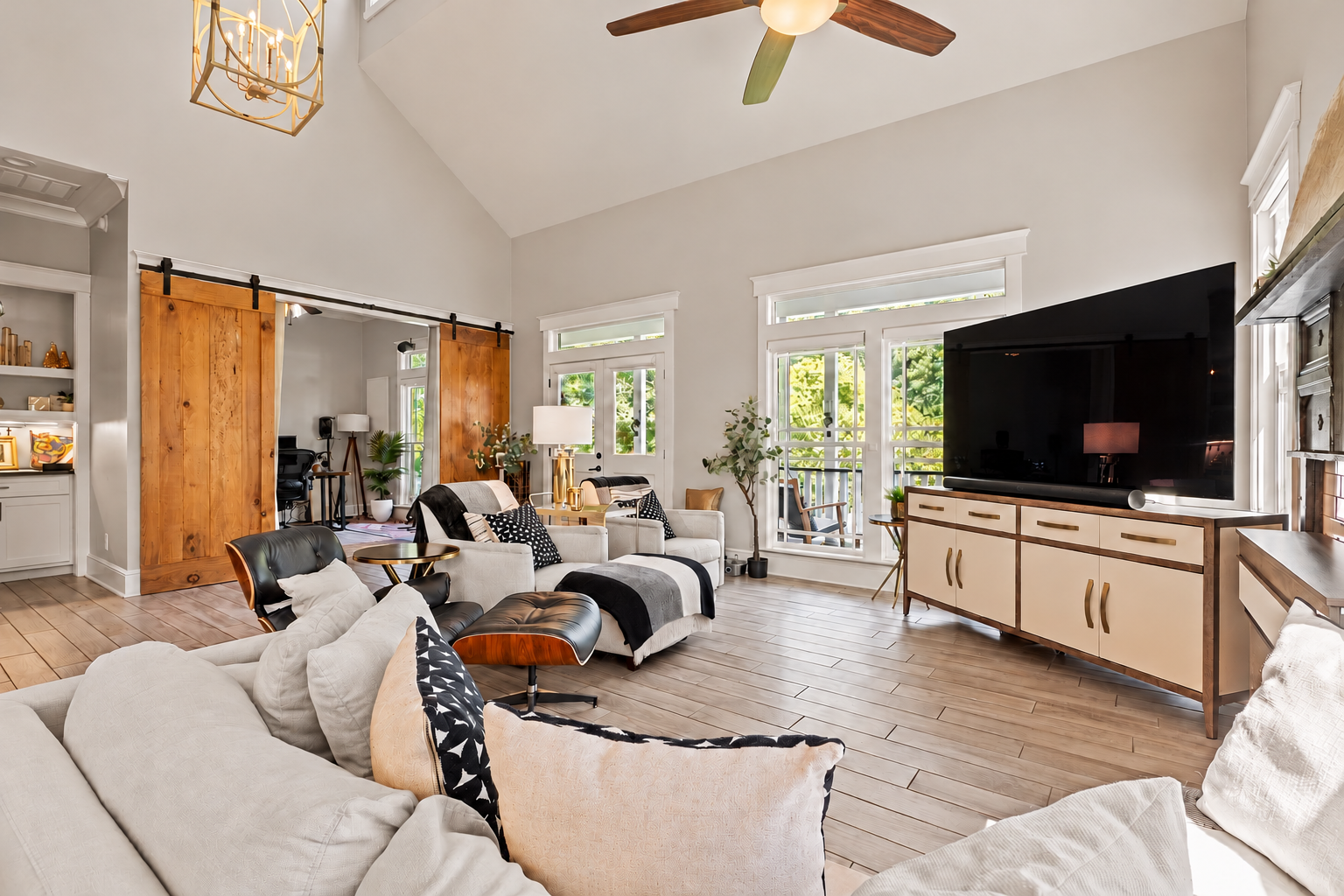 Bright Modern Farmhouse Living Room.png