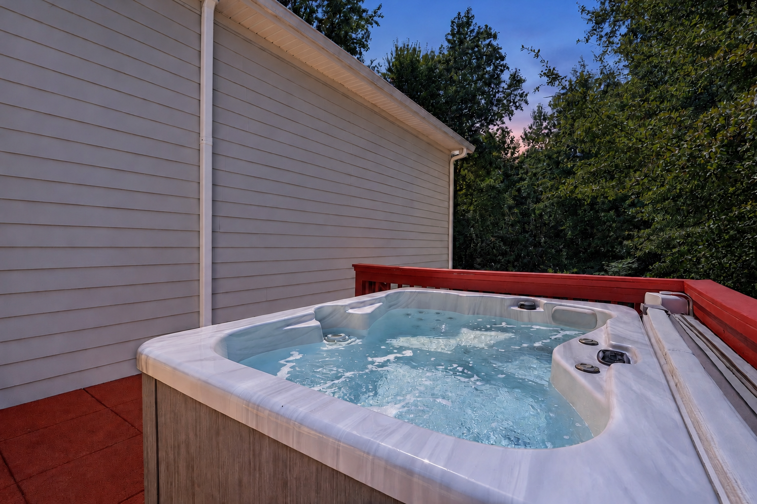 Twilight Hot Tub on Deck.png