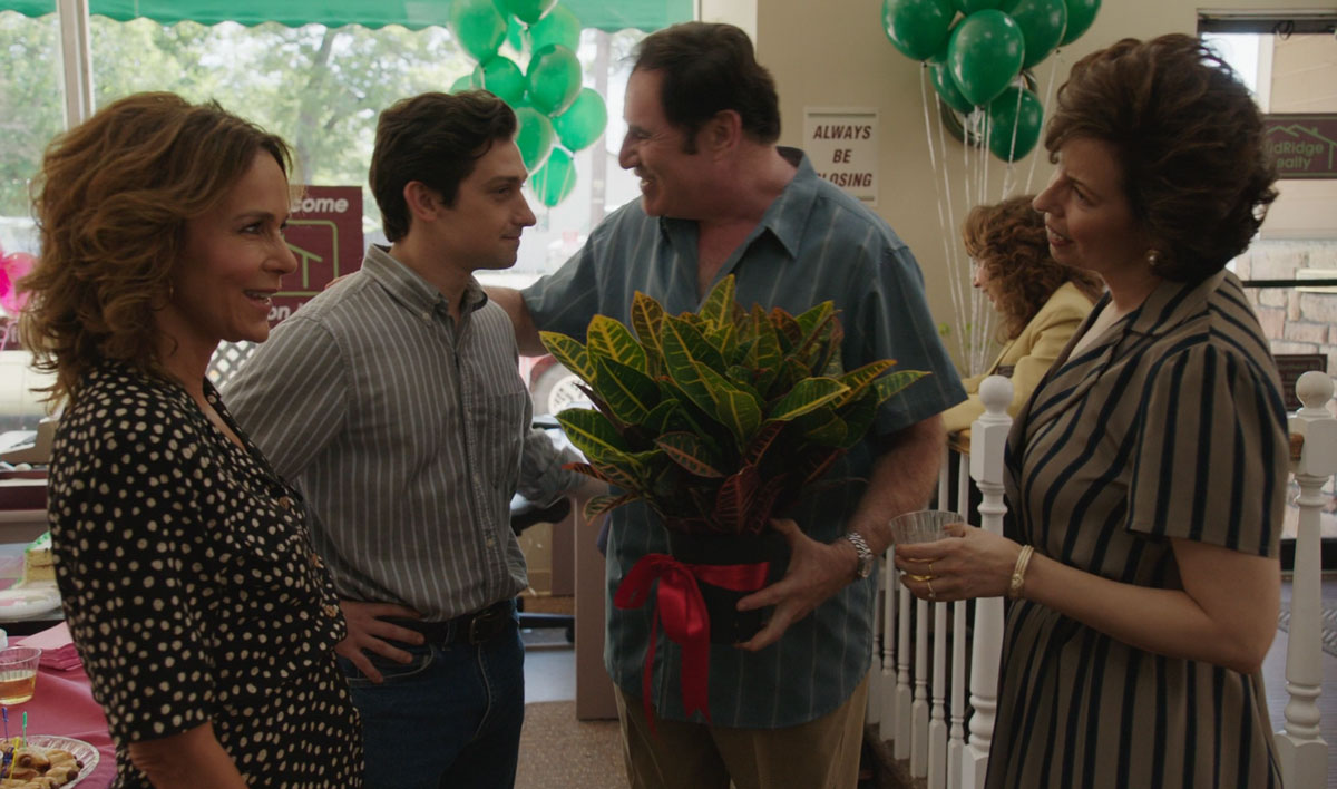  On "Red Oaks" with Jennifer Grey, Craig Roberts, and Richard Kind 