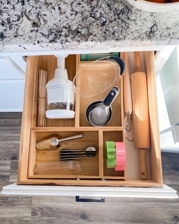 Tidy drawers make every day routines simpler and more joyful! It&rsquo;s all in the details ✨

#joyoforganizing #choosejoy