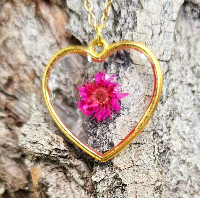 Dark Pink Heart Flower Resin Necklace in Gold