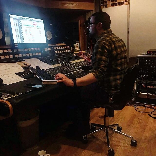 A master at work. @albertohernandezaudio considers the mix on our @thisisapiaudio Legacy yesterday.
.
.
.
.
.
#apiaudio #recordingstudio #audioengineer #api550 #api212 #atcscm25a #ns10 #hifi #bayareamusicscene #decibellerecording #apilegacy #apilegac