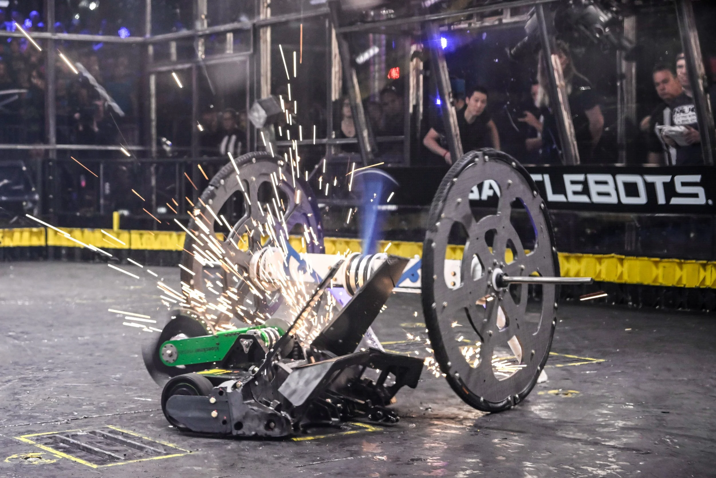 HUGE vs. Sawblaze WCVII Fight 9 Finals! Blog Team HUGE