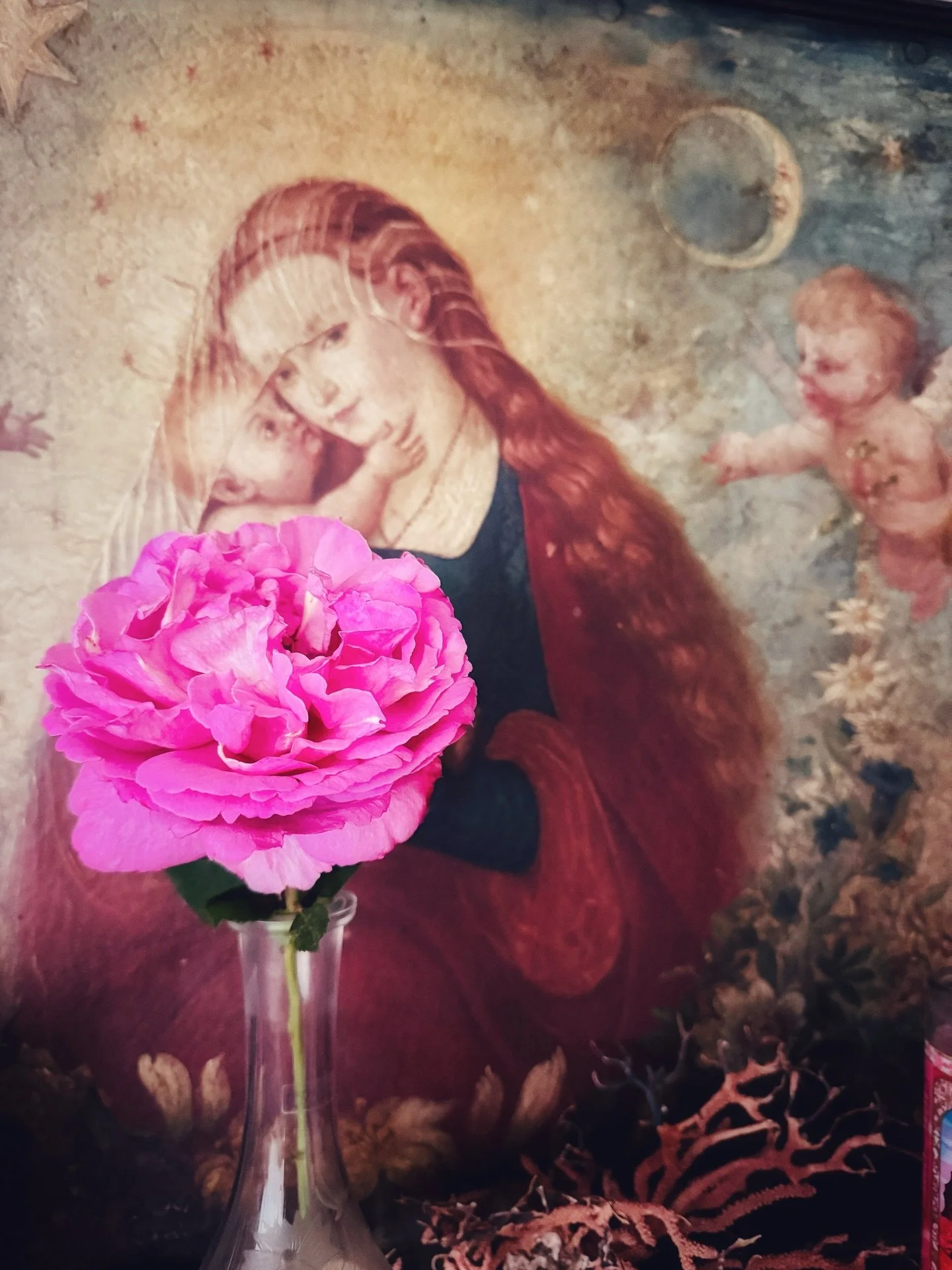 I am deeply grateful for her love, her guidance and healing grace throughout my life. 

#mothermary #jesus #unconditionallove #healing #grace