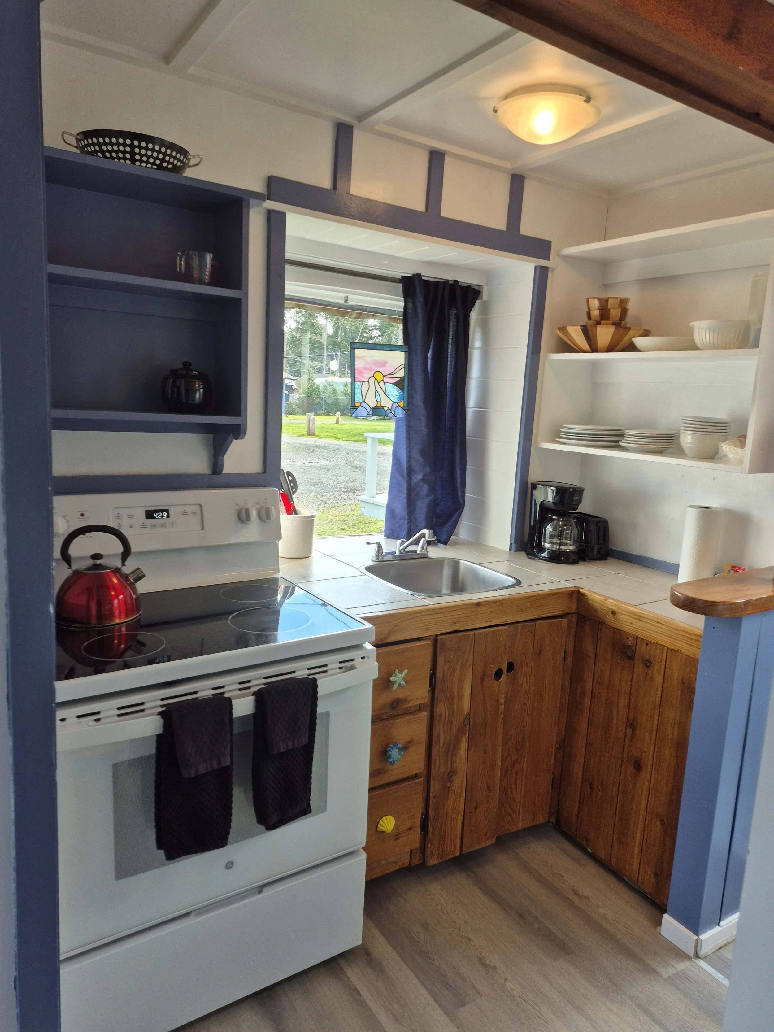 cabin 4 kitchen 2026.jpg