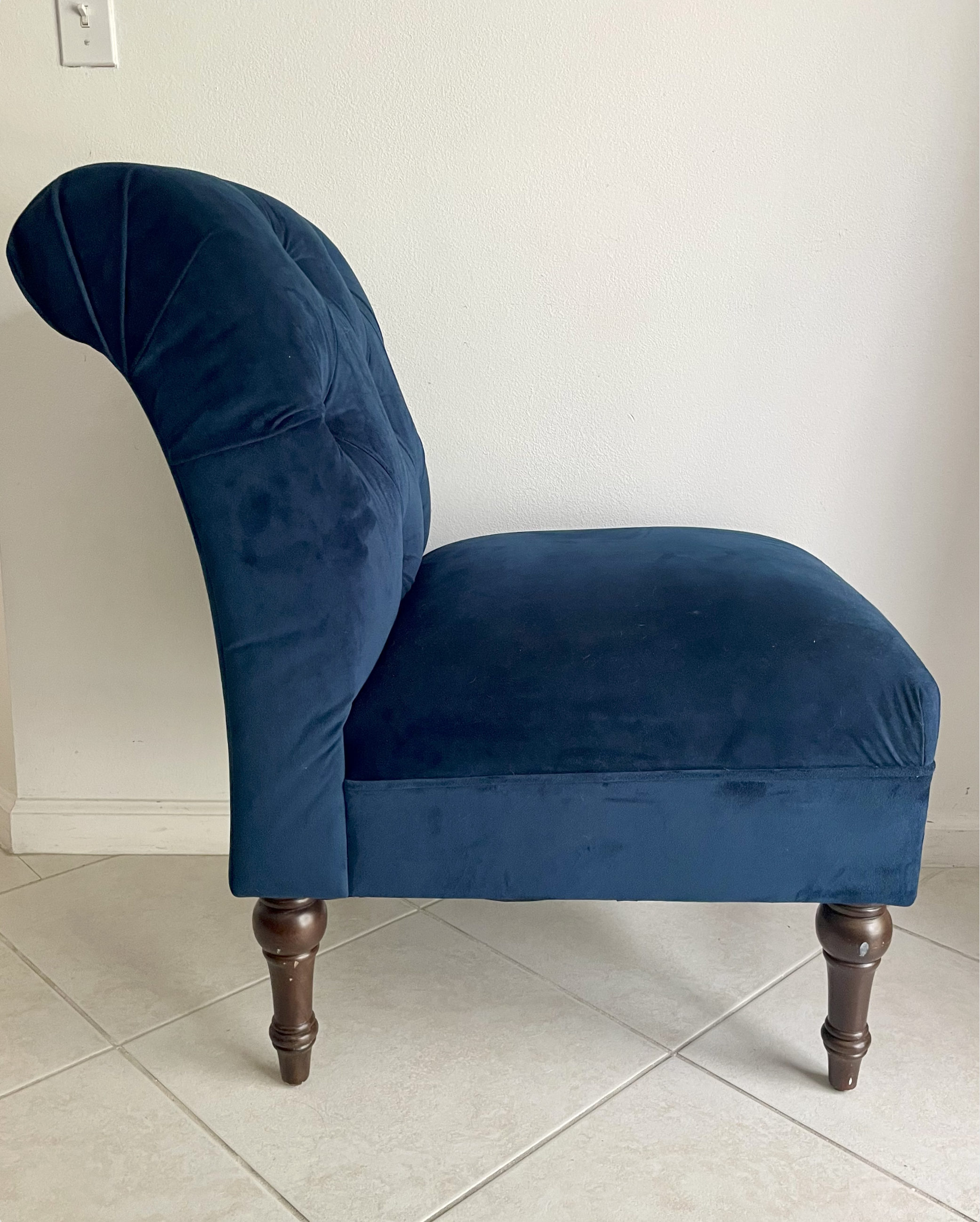 Blue Chaise Chair Prop.png