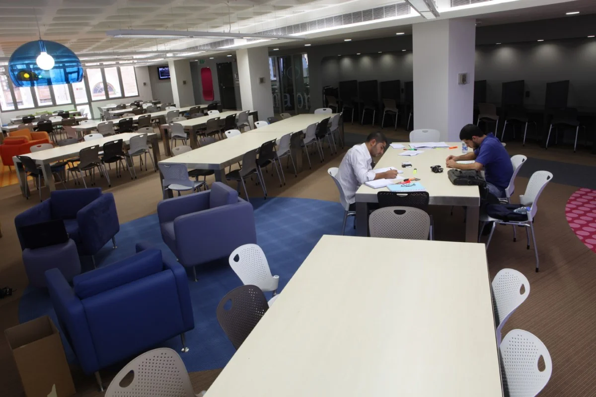 [www.polypod.com.lb][524]Jafet20Reserve20Reading20Room1316521824.jpg