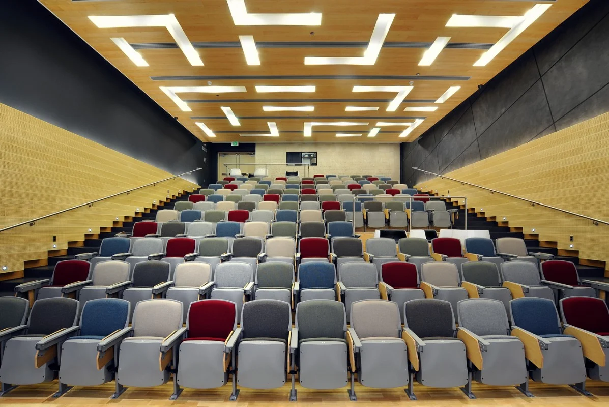 [www.polypod.com.lb][101]AUB20Engineering20Lecture20Hall1316519476.jpg