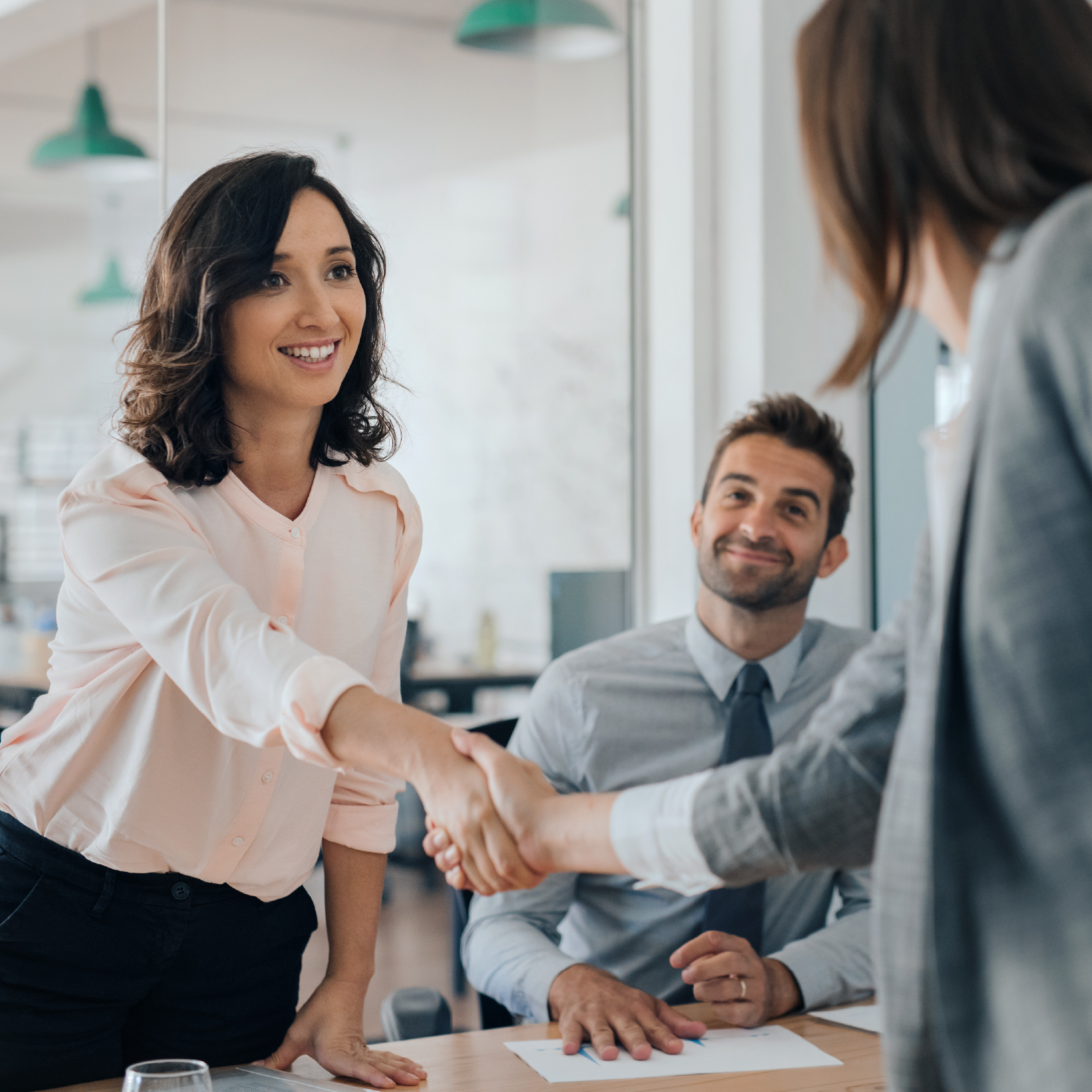 Finding a partner. Деловое общение. Парень на рассвете. Finding a partner. Photo business partner work together.