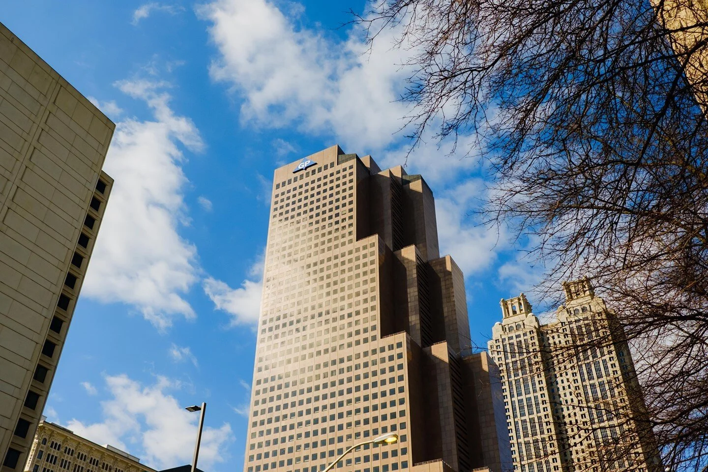 Pink granite makes the perfect reflection 🪞
Did you know our granite was quarried from Marble Falls, Texas?