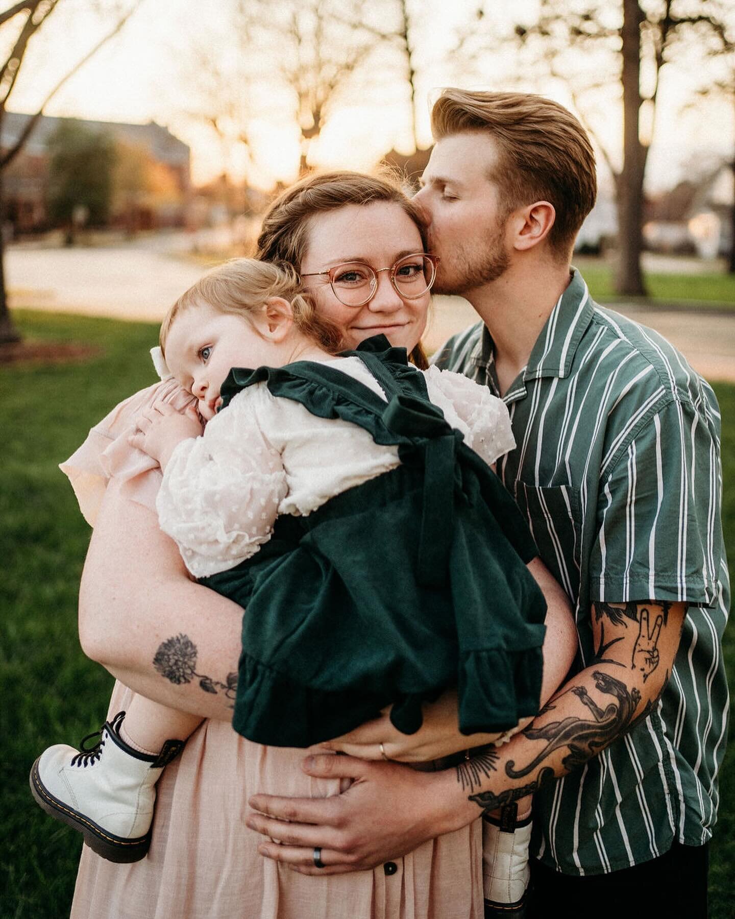 Can&rsquo;t wait to meet this sweet baby! And how cute is big sister?!#maternityphotographer
#milestonephotographer
#nashvillephotographer
#birminghamphotographer
#17thandpear
#northalabamaphotographer 
#newbornphotographer
#athensalabamaphotographer