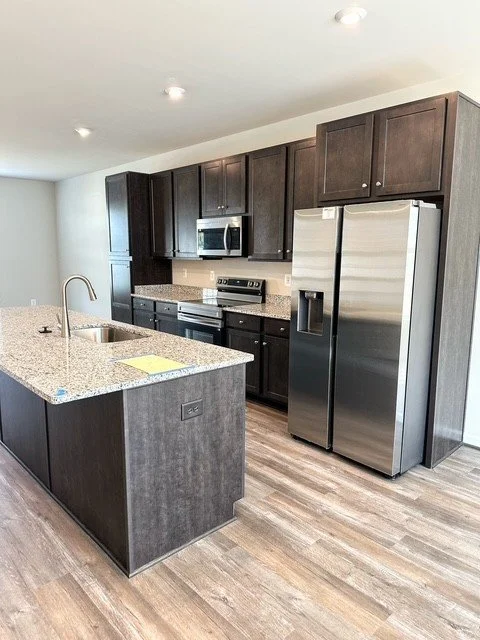 405 Willowshire 7.jpeg