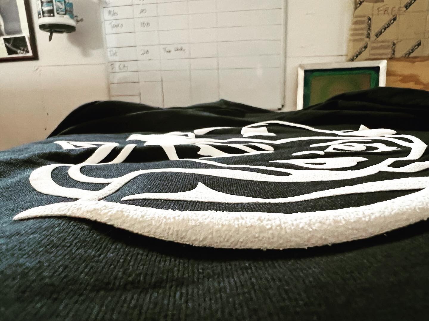 Looking for a way to spice up your design??? Give it a little dimension and texture with puff ink! Thank you @thefifthstar for ending hoodie season with a bang!

#screenprinting #atl #atlanta #smallbusiness #atlsmallbusiness #atlantaclothing #atlscre