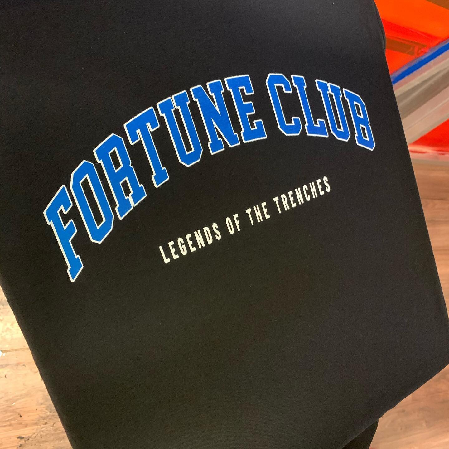 Blue or green??? The printing of the tag is the icing on the cake! Message now for your quote!
.
.
.
.
.
#atl #screenprinting #atlantasmallbusiness