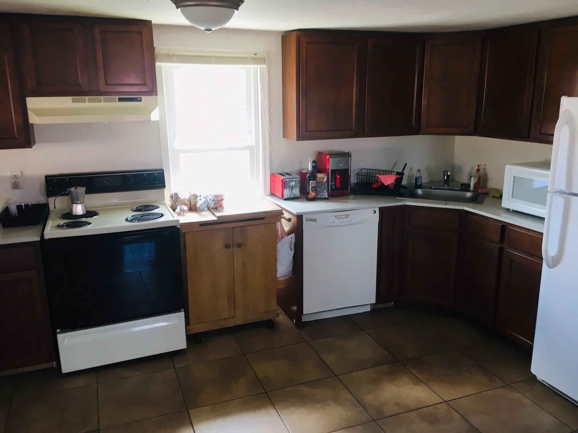 kitchen of the sculpture space home.jpg