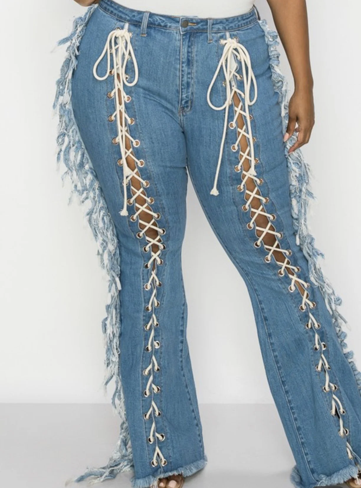 PLUS CURVY FRARE TESSEL WITH STRING JEANS