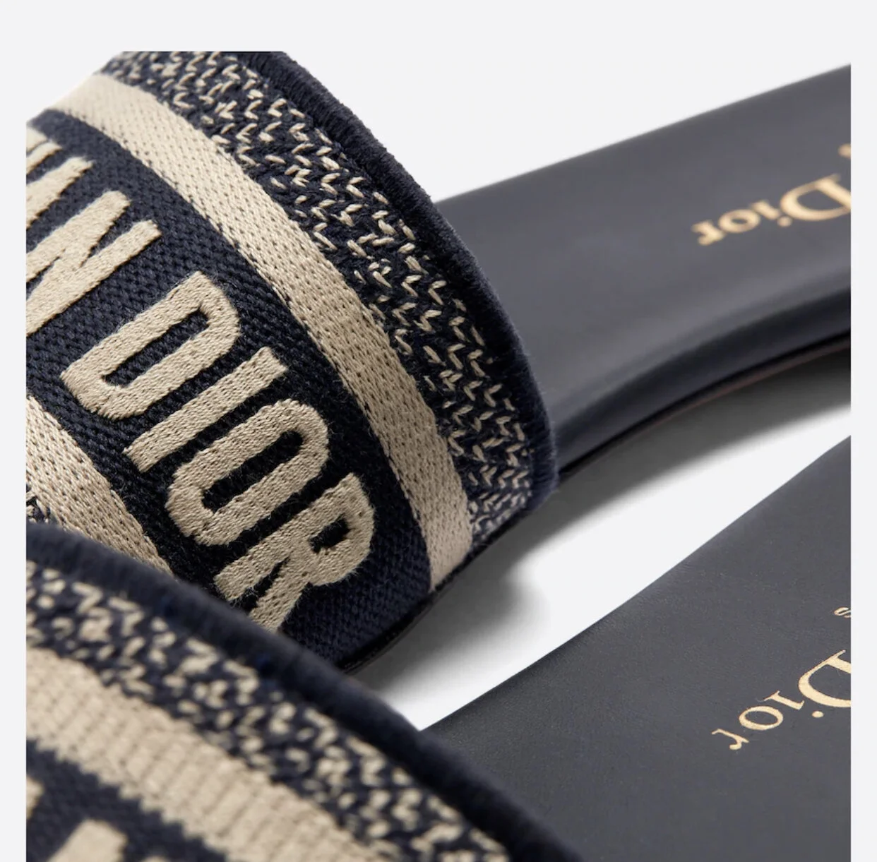 4171241B-2E7B-4A11-A785-E092BC367F00