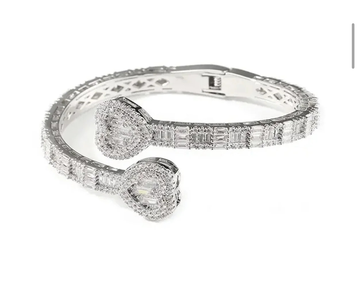 6B002585-1D12-4FE8-88BE-66D5D9993508