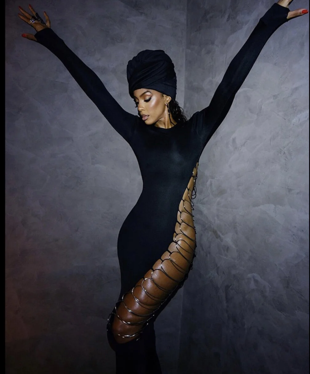 Sizzling Black Stretch Cut-Out Side String Dress