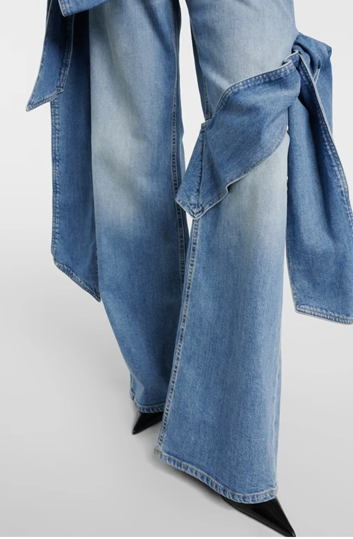 DB6B650E-80E9-470F-8636-9C8C2851D7EC