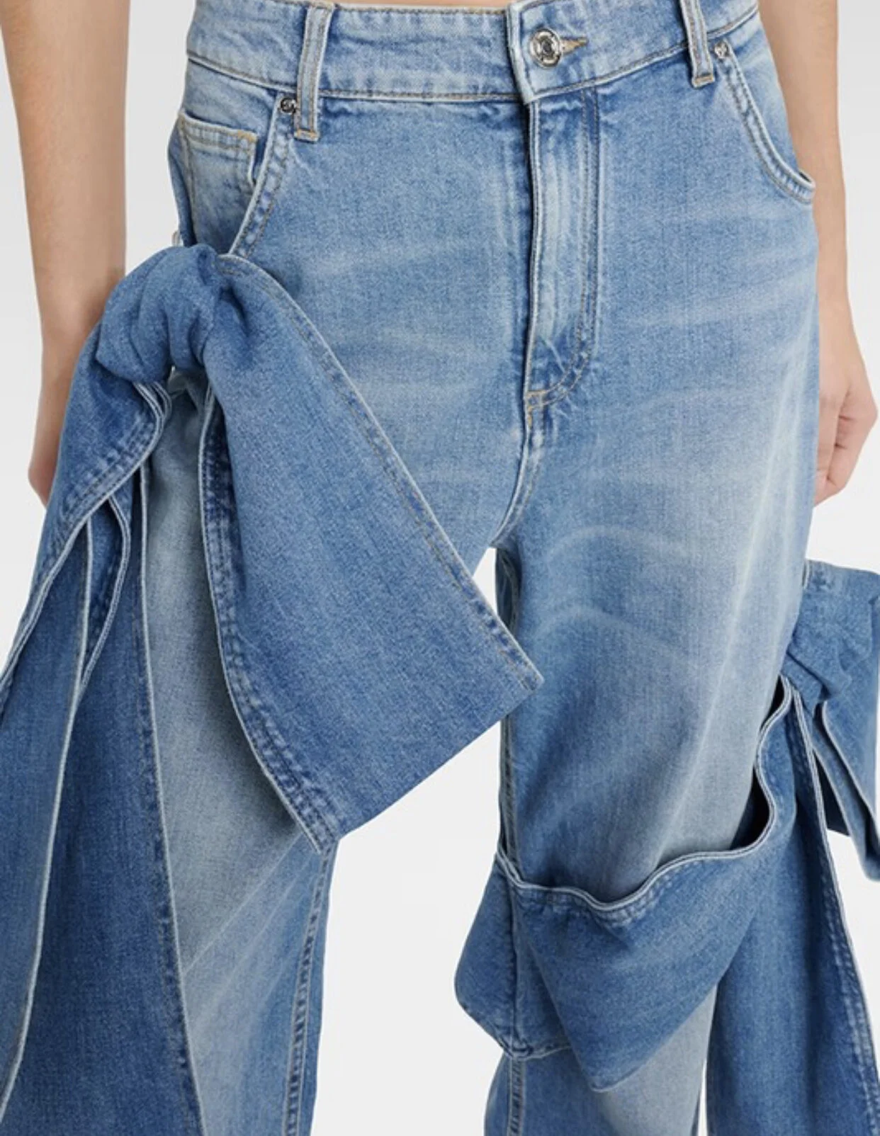 2BF99458-AC01-41C6-BE53-F6B26277AC27