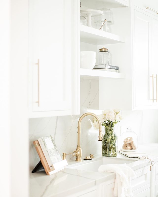 They call this a Butler&rsquo;s pantry but who really has a butler these days?! 😝 Honestly though, with our open concept great room and no formal dining room, this area is a lifesaver for all the little extras ✨
.
.
.
.
.
#currentdesignsituation #my