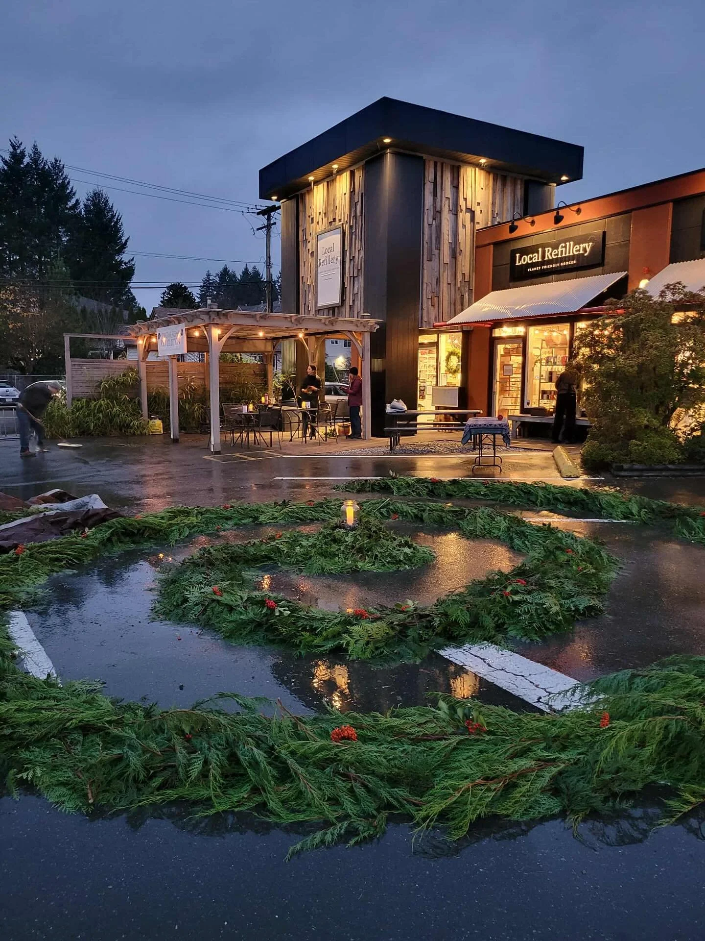 Wow&hellip; what an incredible night! 🤩

Even though it was raining... and dark.. and cold&hellip; our community came together to warm and brighten it up in the most beautiful way. We enjoyed seeing familiar faces and meeting so many new ones. 

Tha