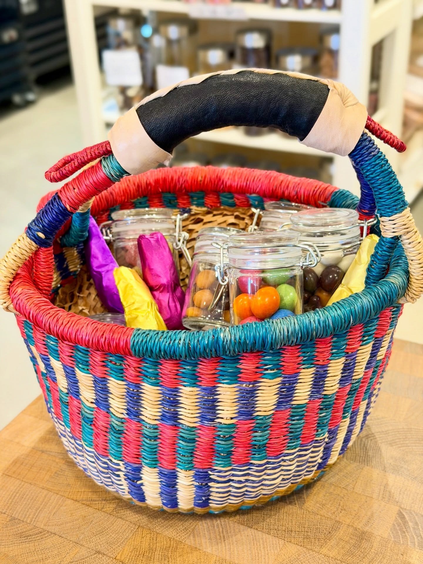 Looking for some plastic-free Easter treats? We&rsquo;ve got &rsquo;em! We&rsquo;ve also got the cute little baskets if you need them to gather the treasures. 🐰🪺