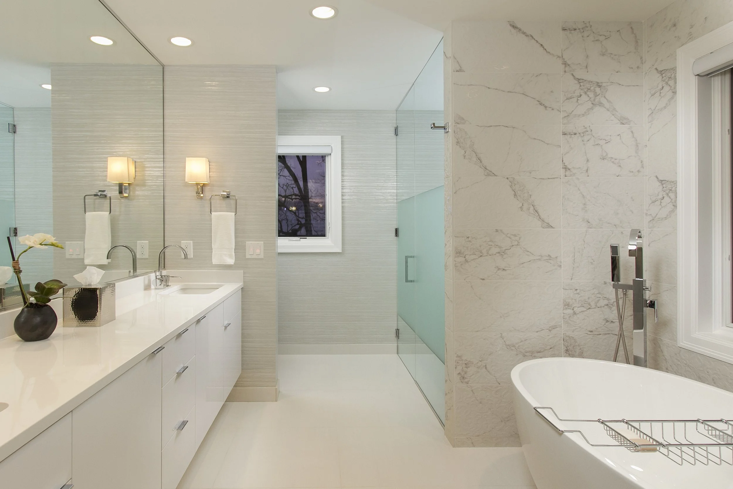 14 guest bath-min.jpg